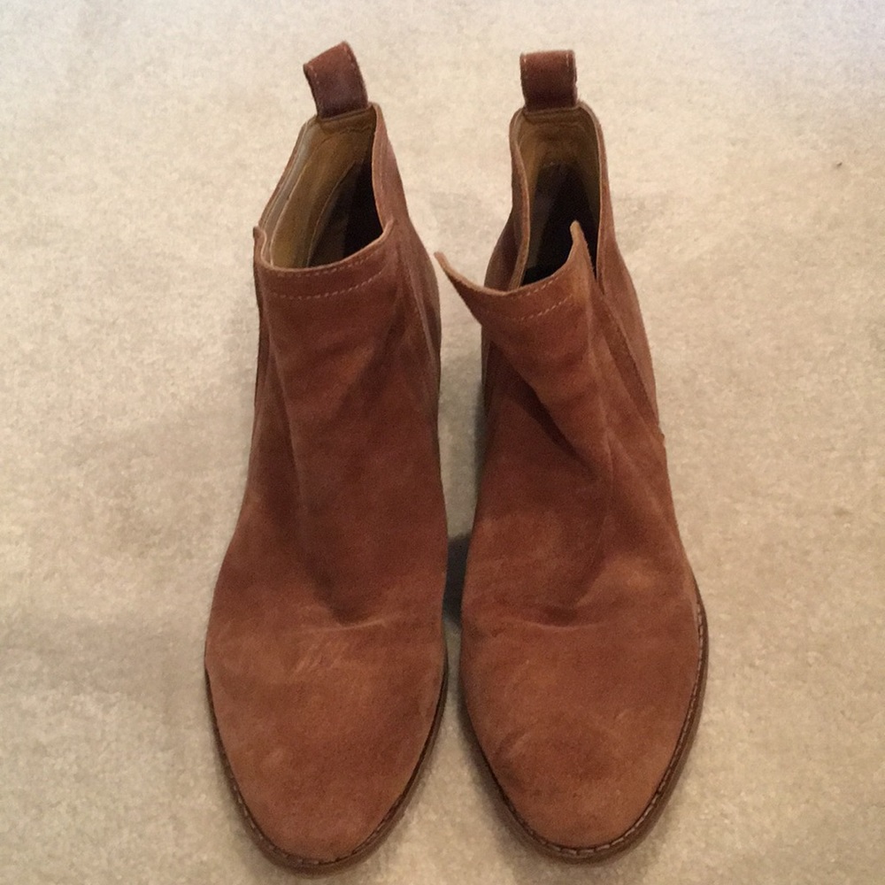 Dolce Vita Tessey tan suede low slip on boot 10